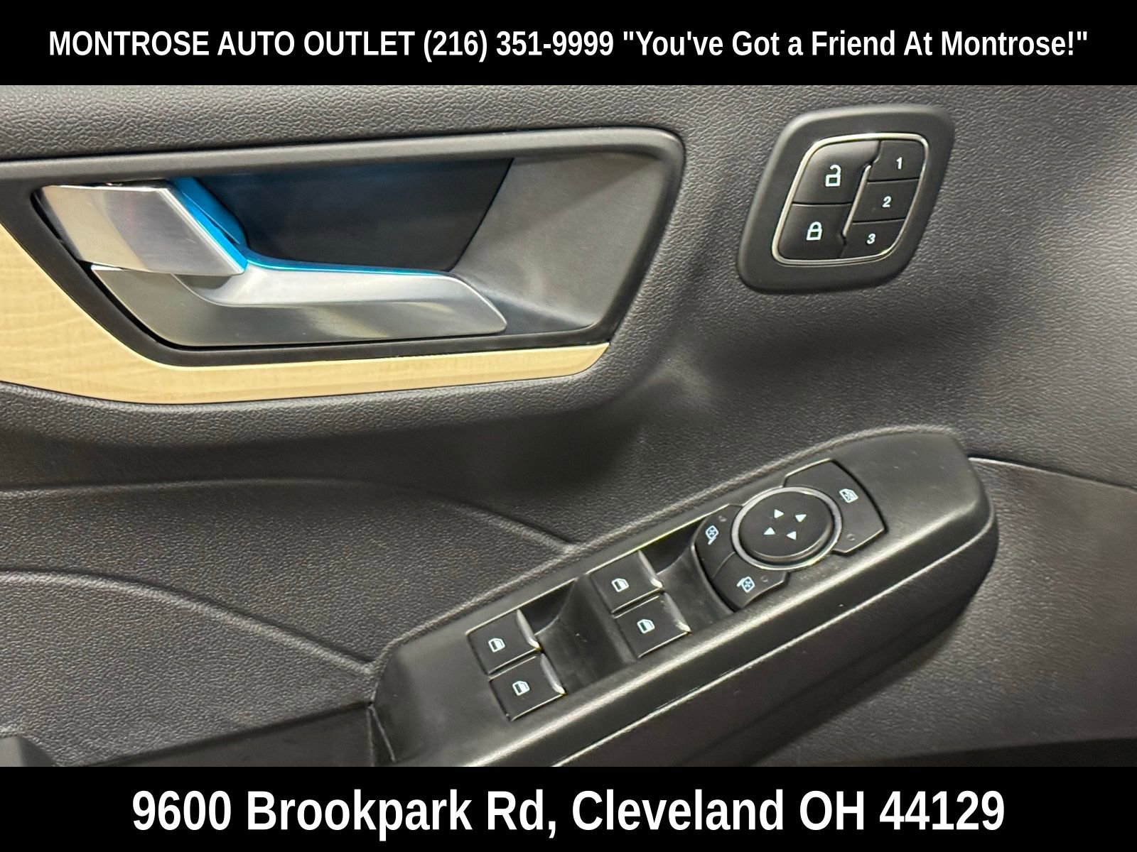 Used 2022 Ford Escape Titanium w/ Titanium Premium Package image 12