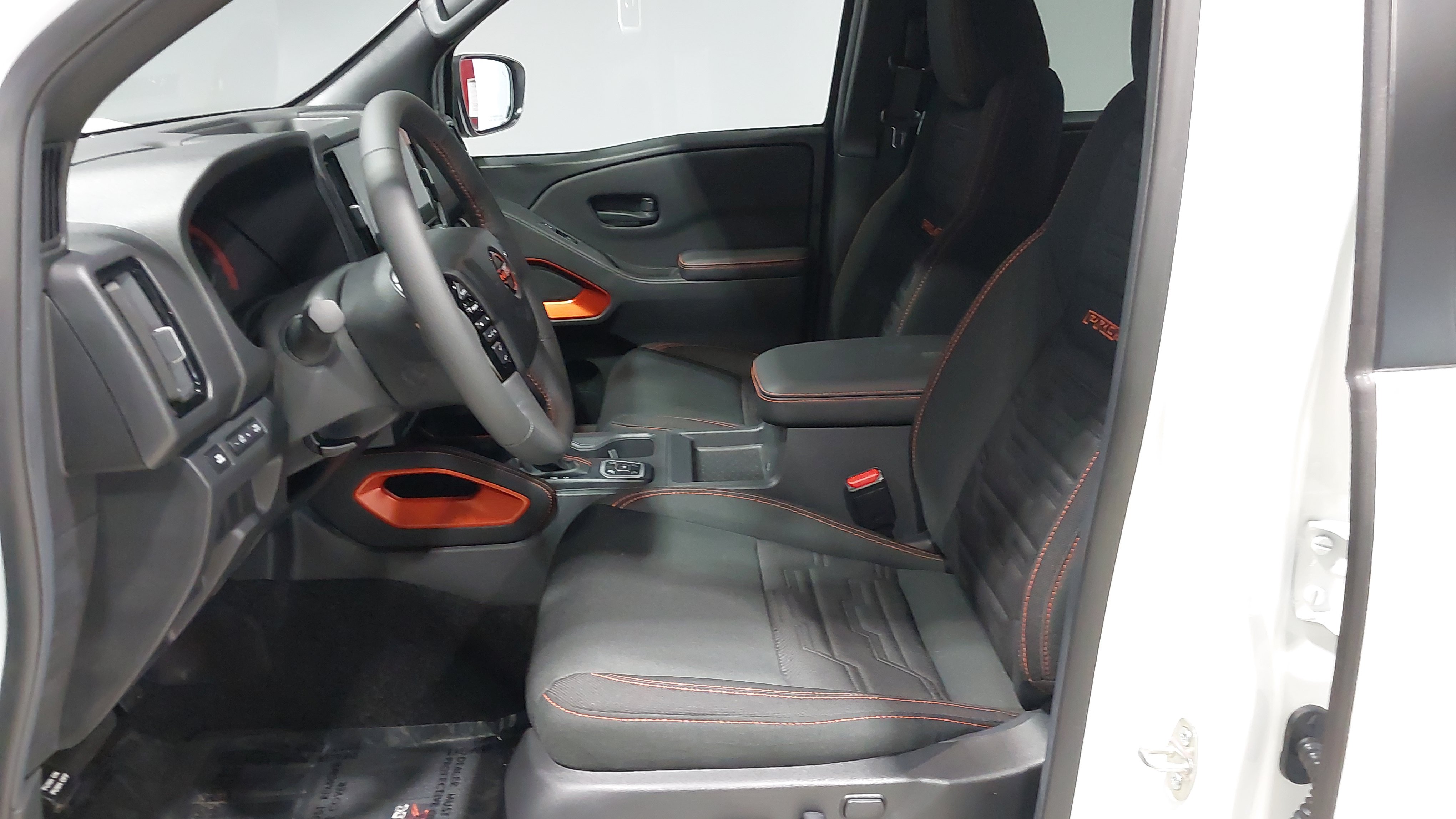New 2026 Nissan Frontier PRO-4X w/ Tow Package AWD/4WD image 20