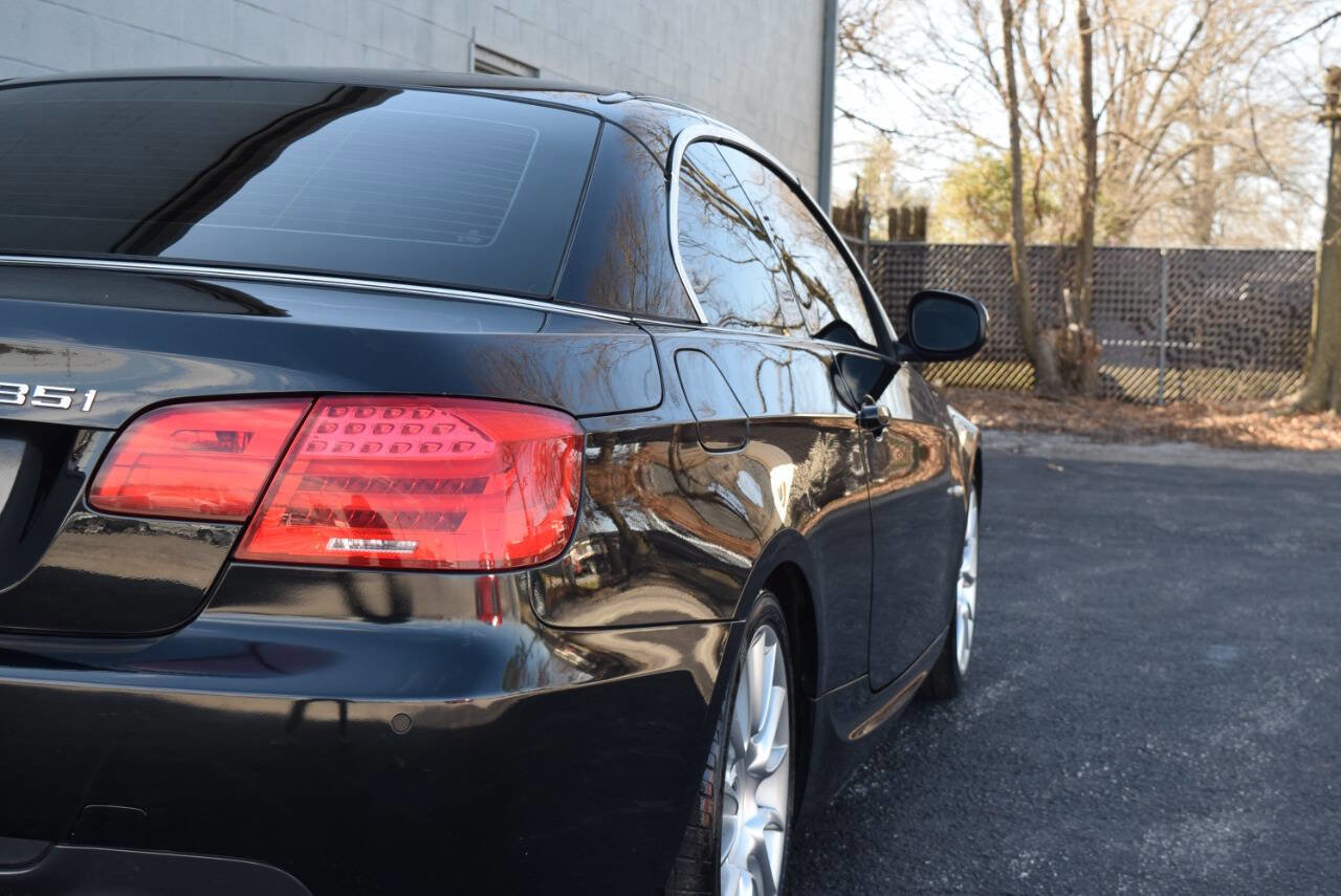 Used 2012 BMW 335i Convertible image 19