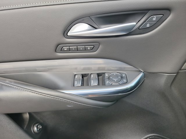 Used 2025 Cadillac XT4 Premium Luxury image 8