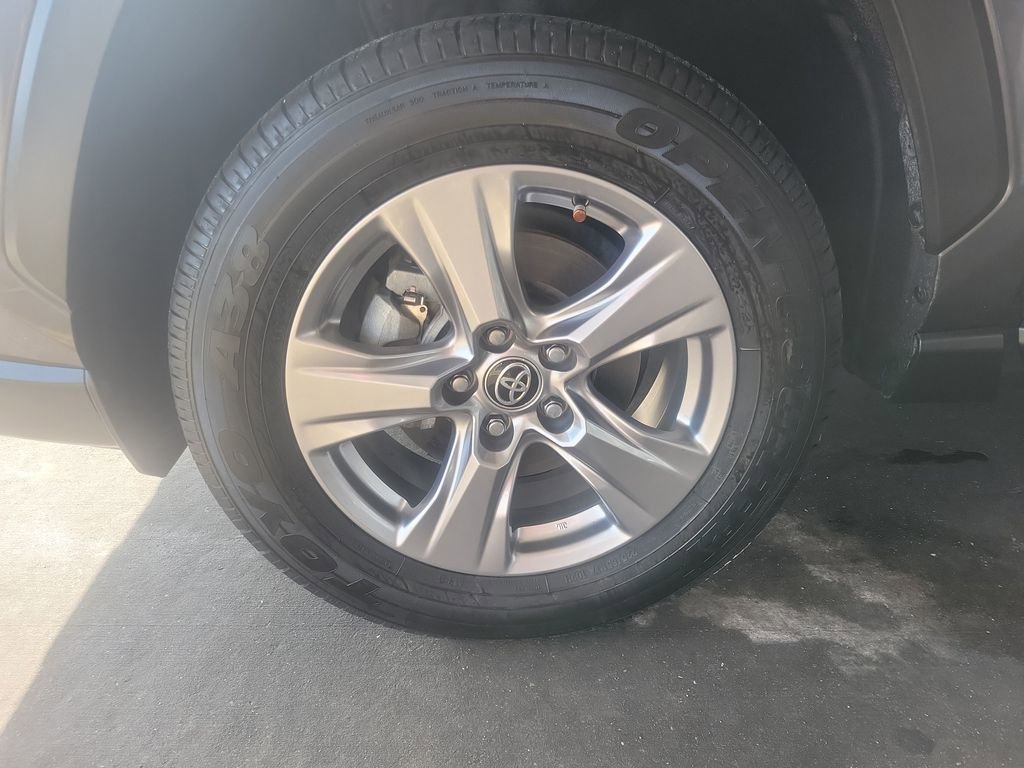 Certified 2023 Toyota RAV4 XLE w/ Convenience Package image 30