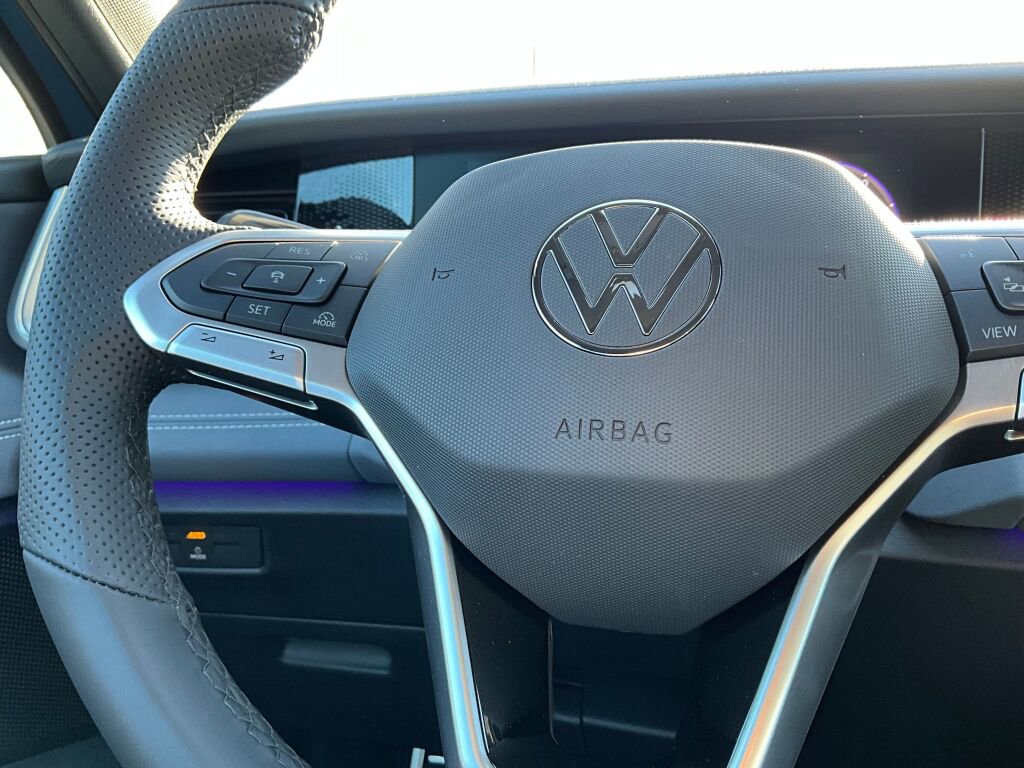 New 2026 Volkswagen Tiguan SE R-Line image 22