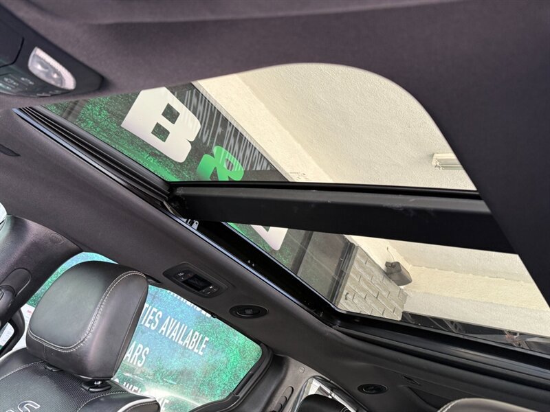 Used 2021 Chrysler Pacifica Limited w/ S Appearance Package image 39