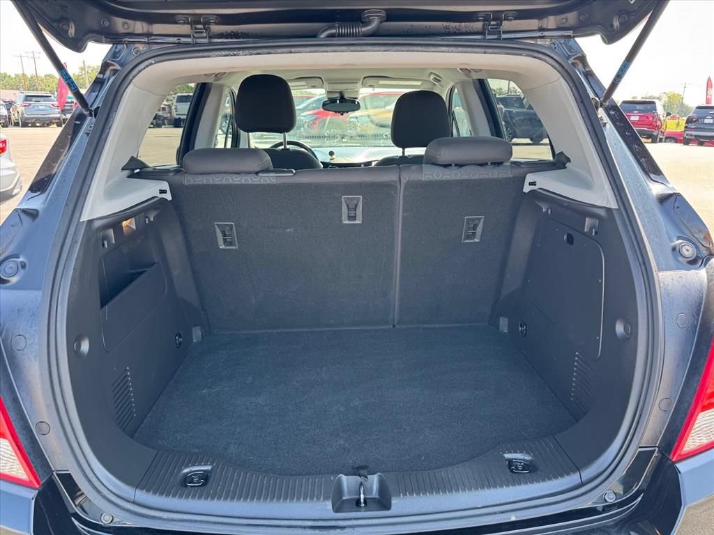 Used 2020 Chevrolet Trax LS w/ Tint and Cruise Package FWD image 10