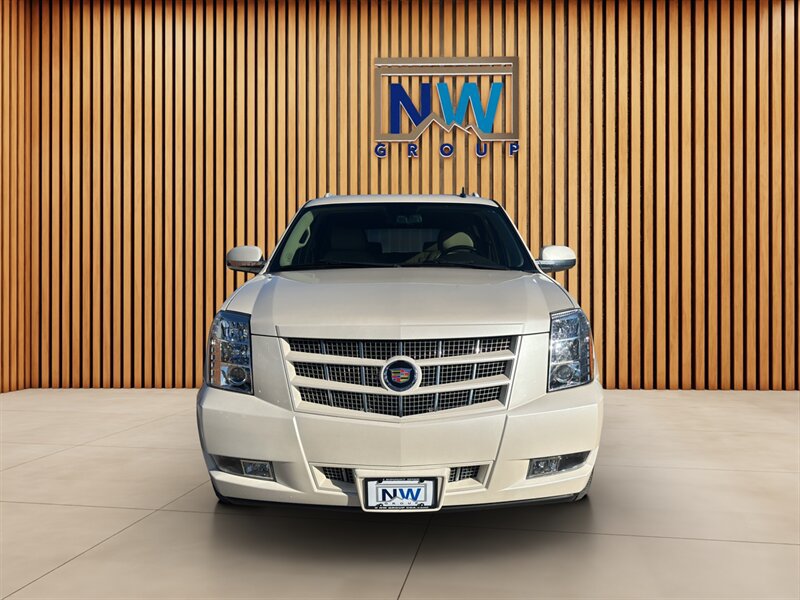Used 2014 Cadillac Escalade ESV Premium AWD/4WD image 2