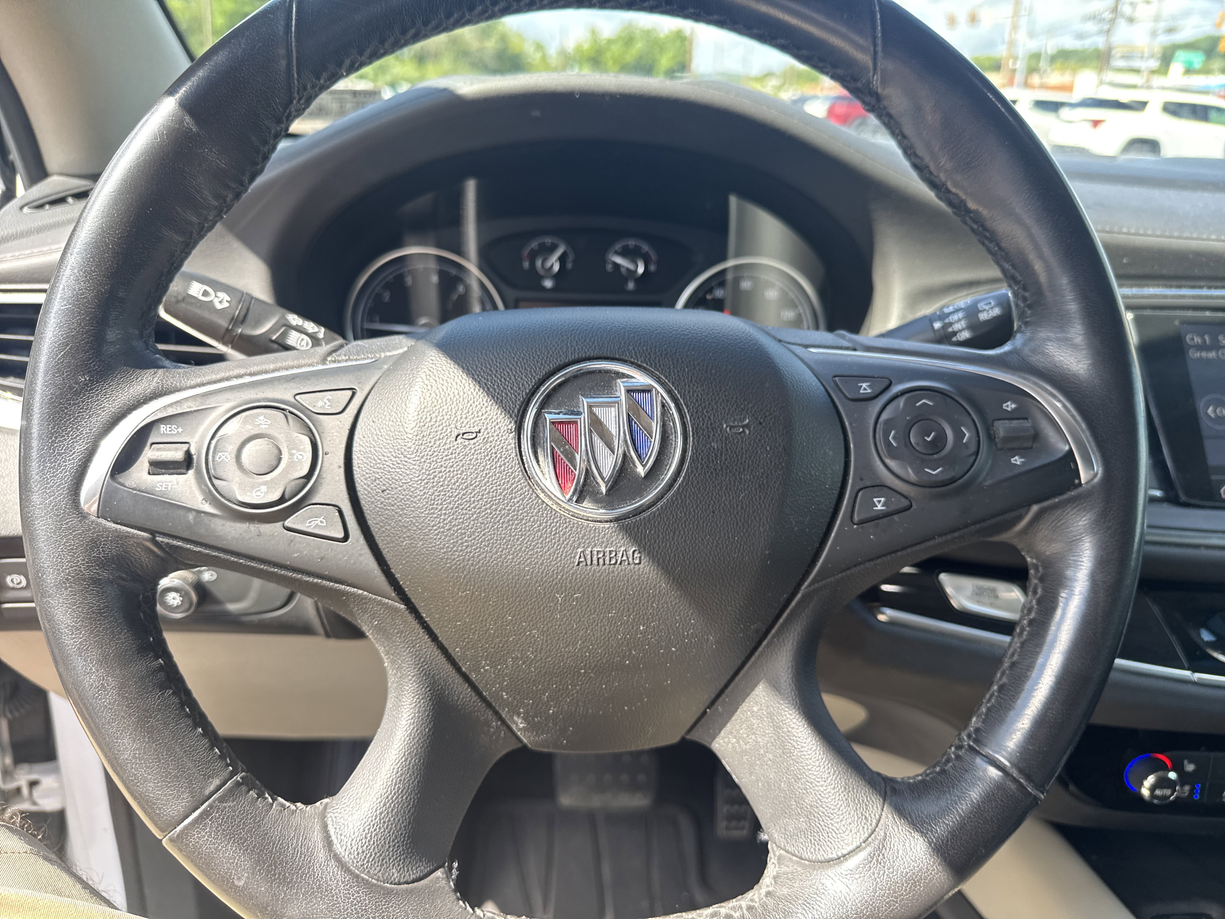 Used 2020 Buick Enclave Premium w/ Sun and Sites Package image 18