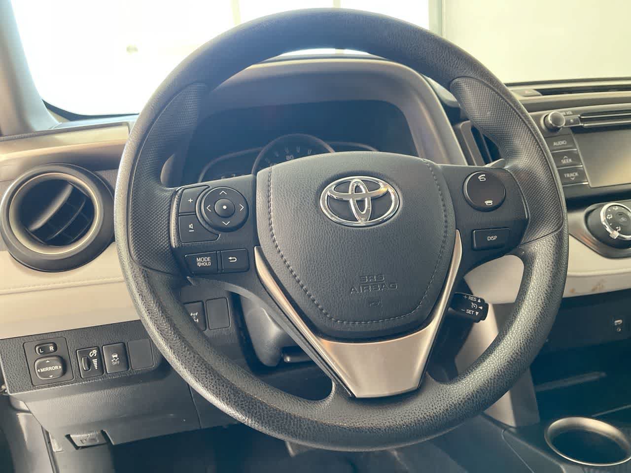 Used 2013 Toyota RAV4 LE AWD/4WD image 14