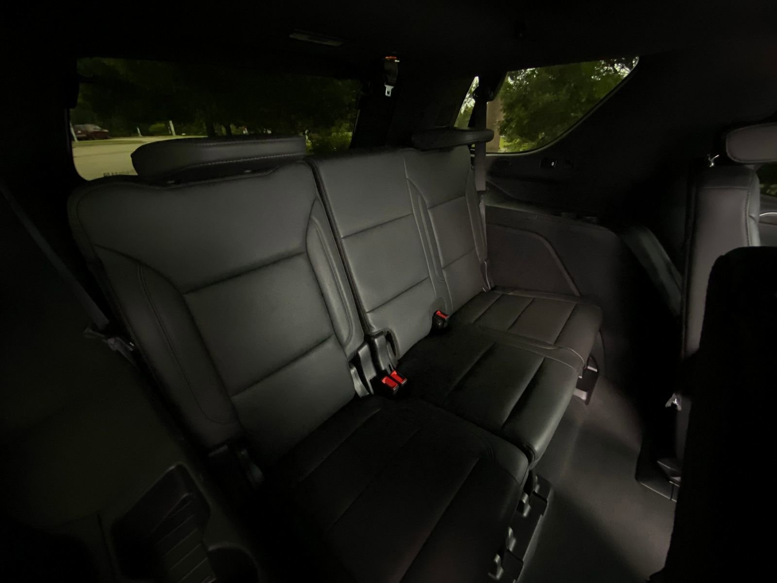 Used 2024 Chevrolet Tahoe LT w/ Luxury Package RWD image 31