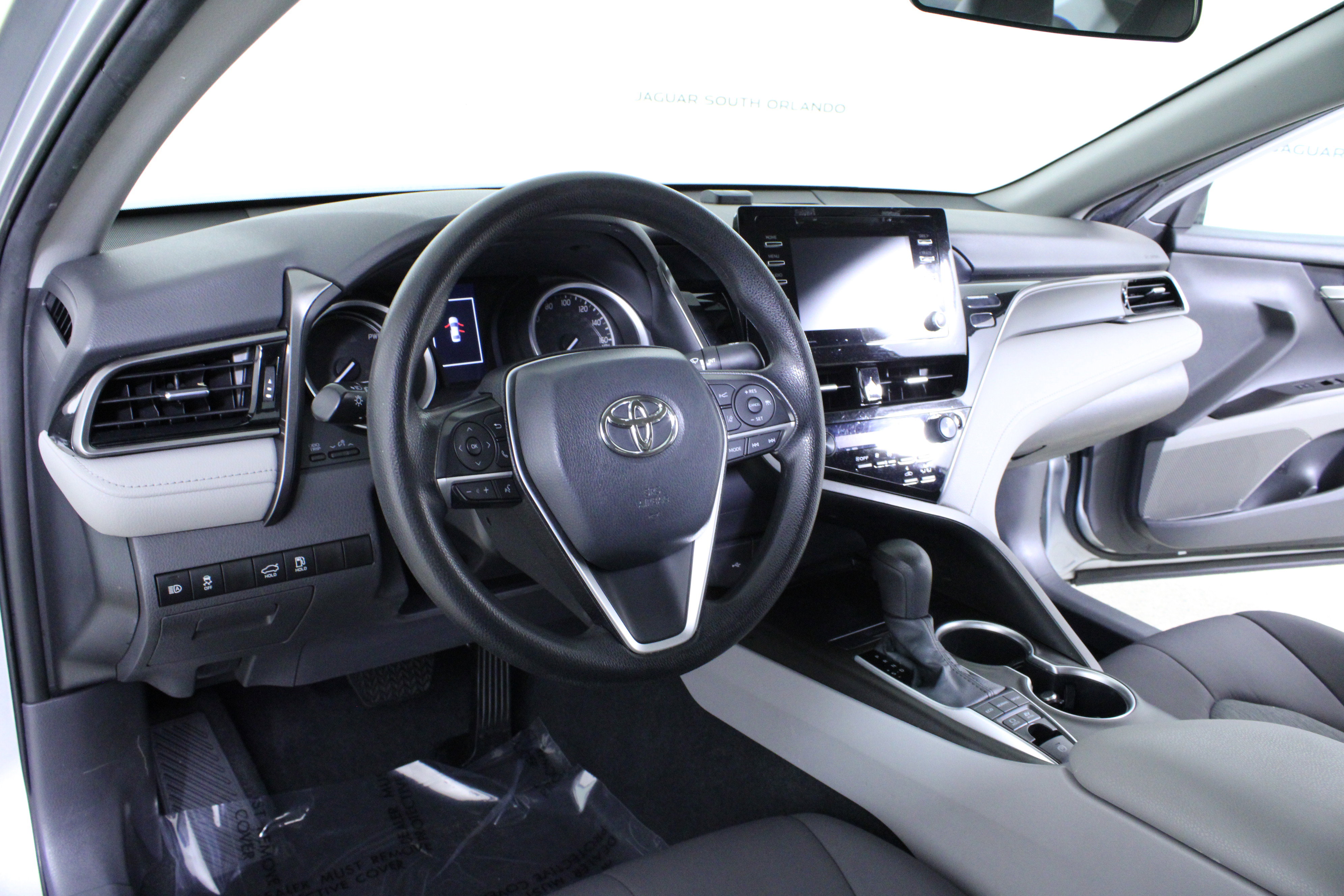 Used 2022 Toyota Camry LE image 17