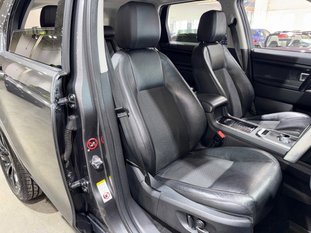 Used 2016 Land Rover Discovery Sport SE image 62