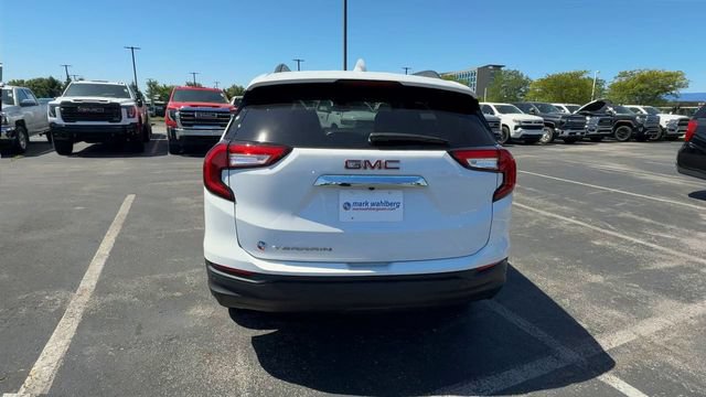 Used 2023 GMC Terrain SLE w/ Driver Convenience Package FWD image 7