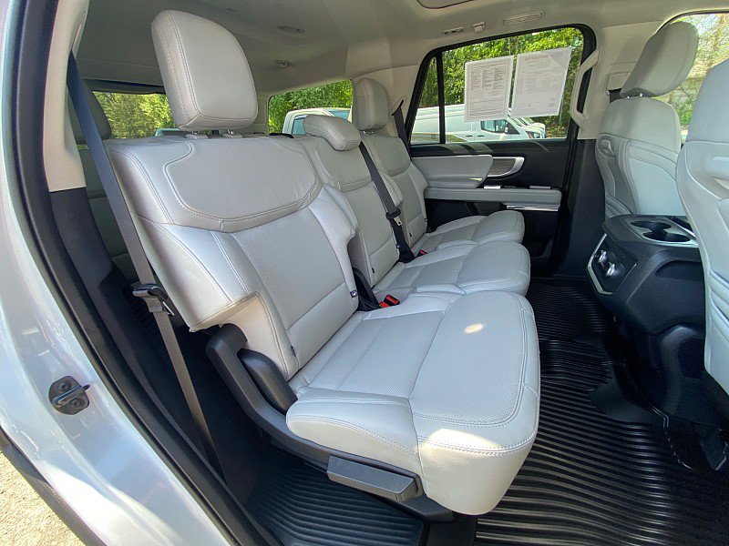 Certified 2025 Ford Expedition Platinum AWD/4WD image 36