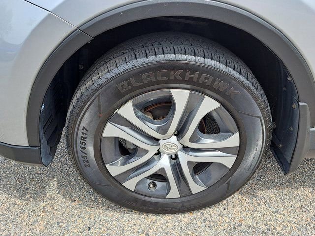 Used 2018 Toyota RAV4 LE w/ All Weather Liner Package AWD/4WD image 28