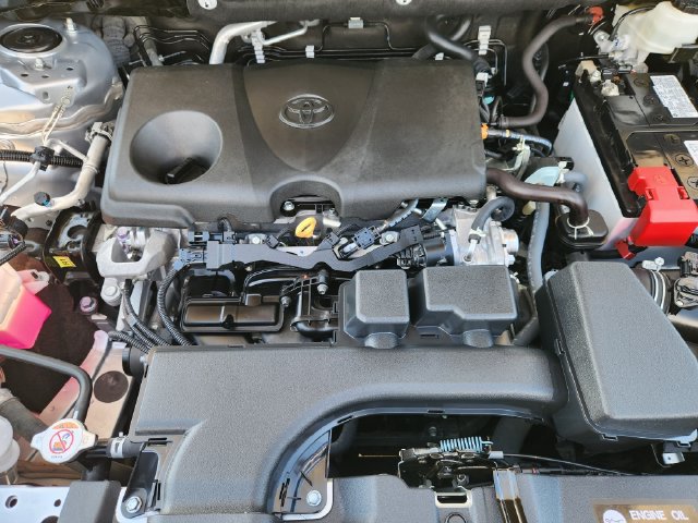 Used 2024 Toyota RAV4 LE FWD image 31