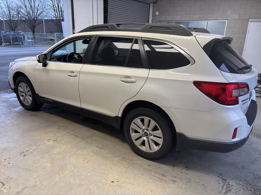 Used 2015 Subaru Outback 2.5i Premium image 3