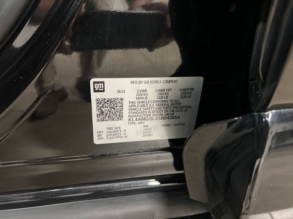 Certified 2025 Buick Encore GX Avenir w/ Avenir Technology Package AWD/4WD image 28
