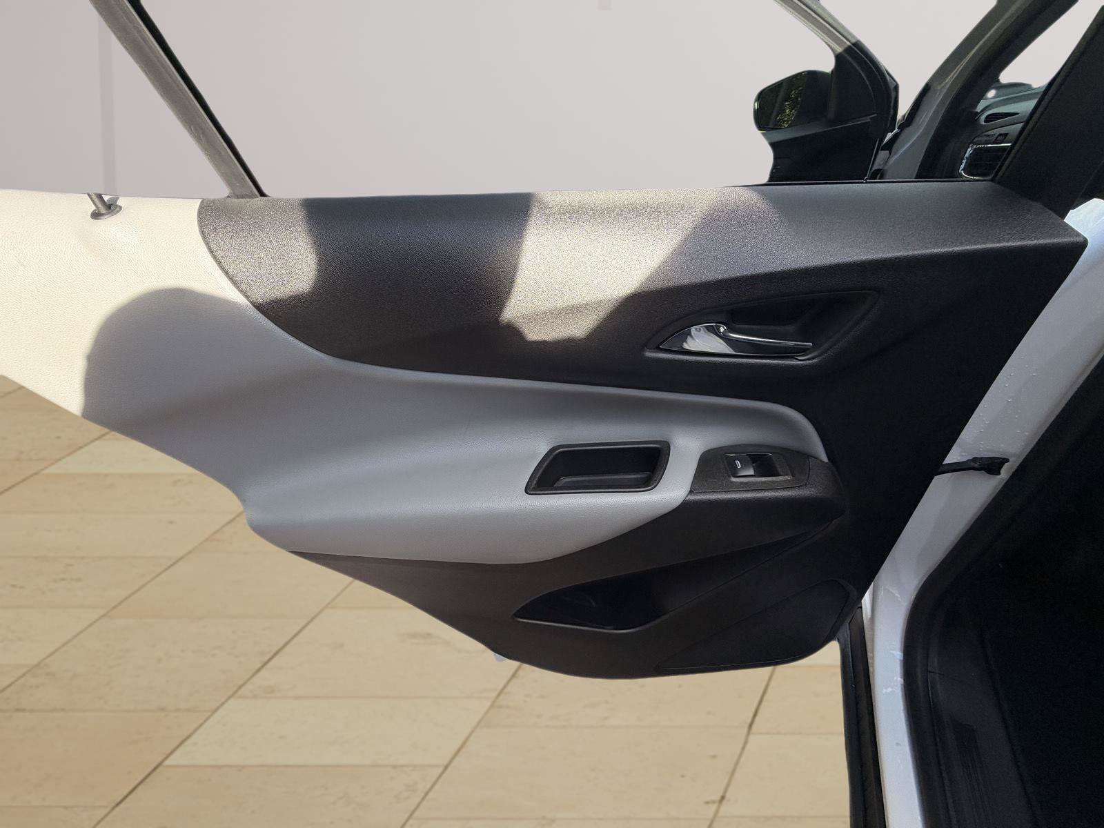 Used 2024 Chevrolet Equinox LS w/ LS Convenience Package FWD image 26