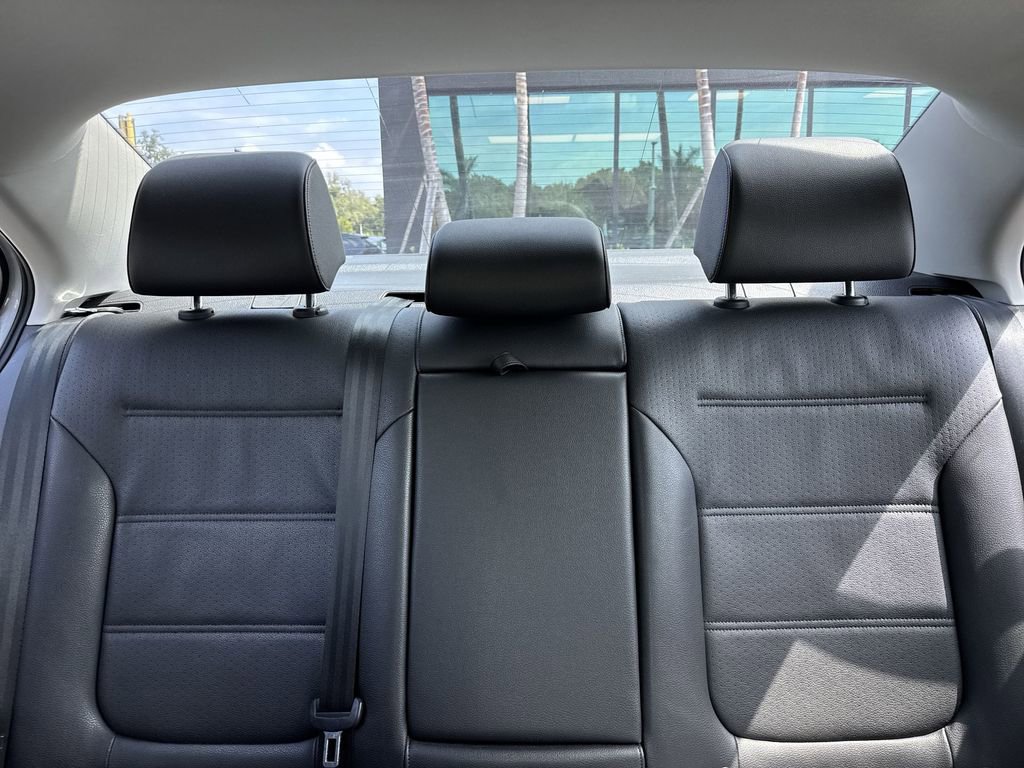 Used 2017 Volkswagen Jetta SEL FWD image 18