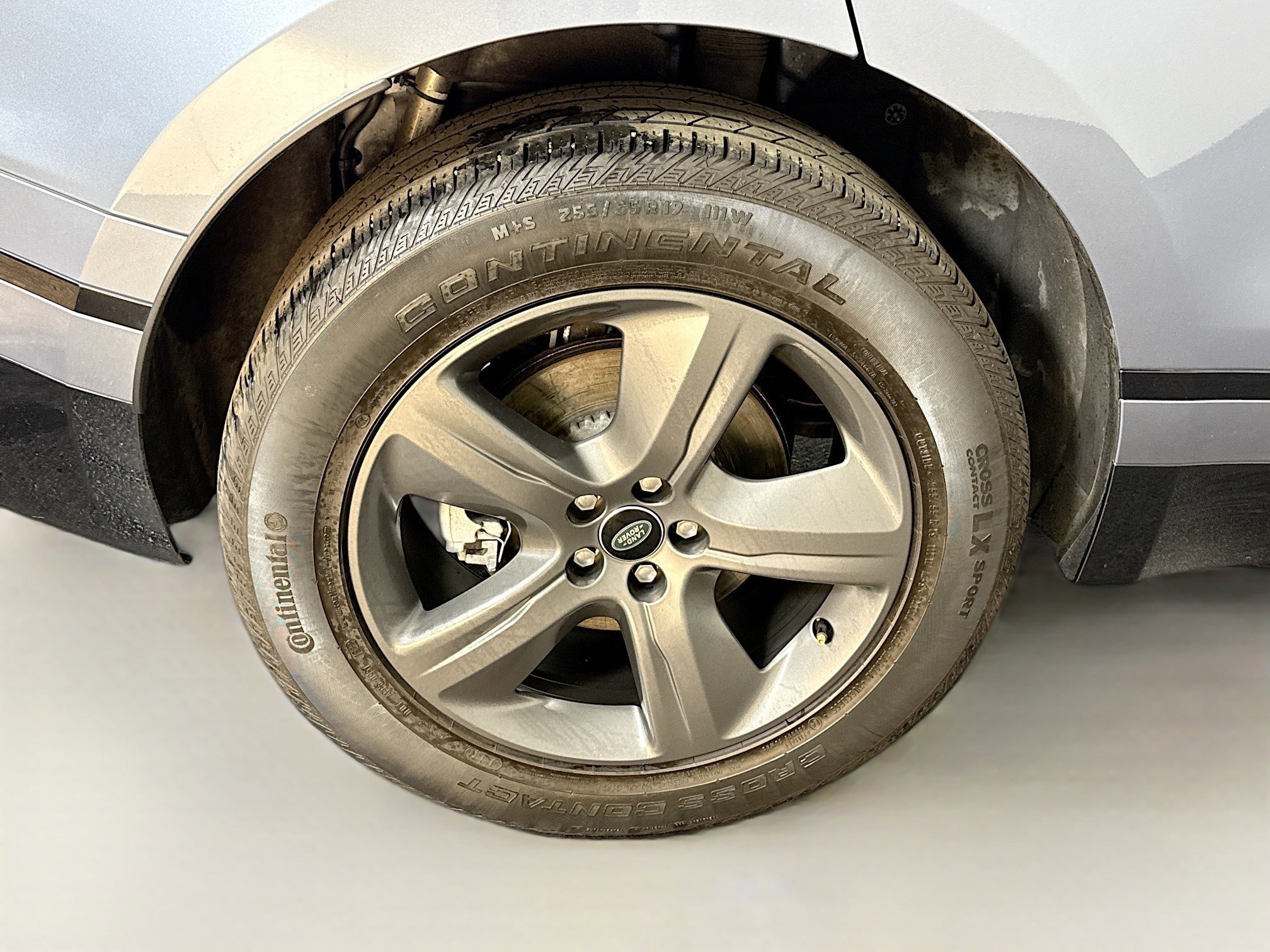 Used 2023 Land Rover Range Rover Velar R-Dynamic S image 33