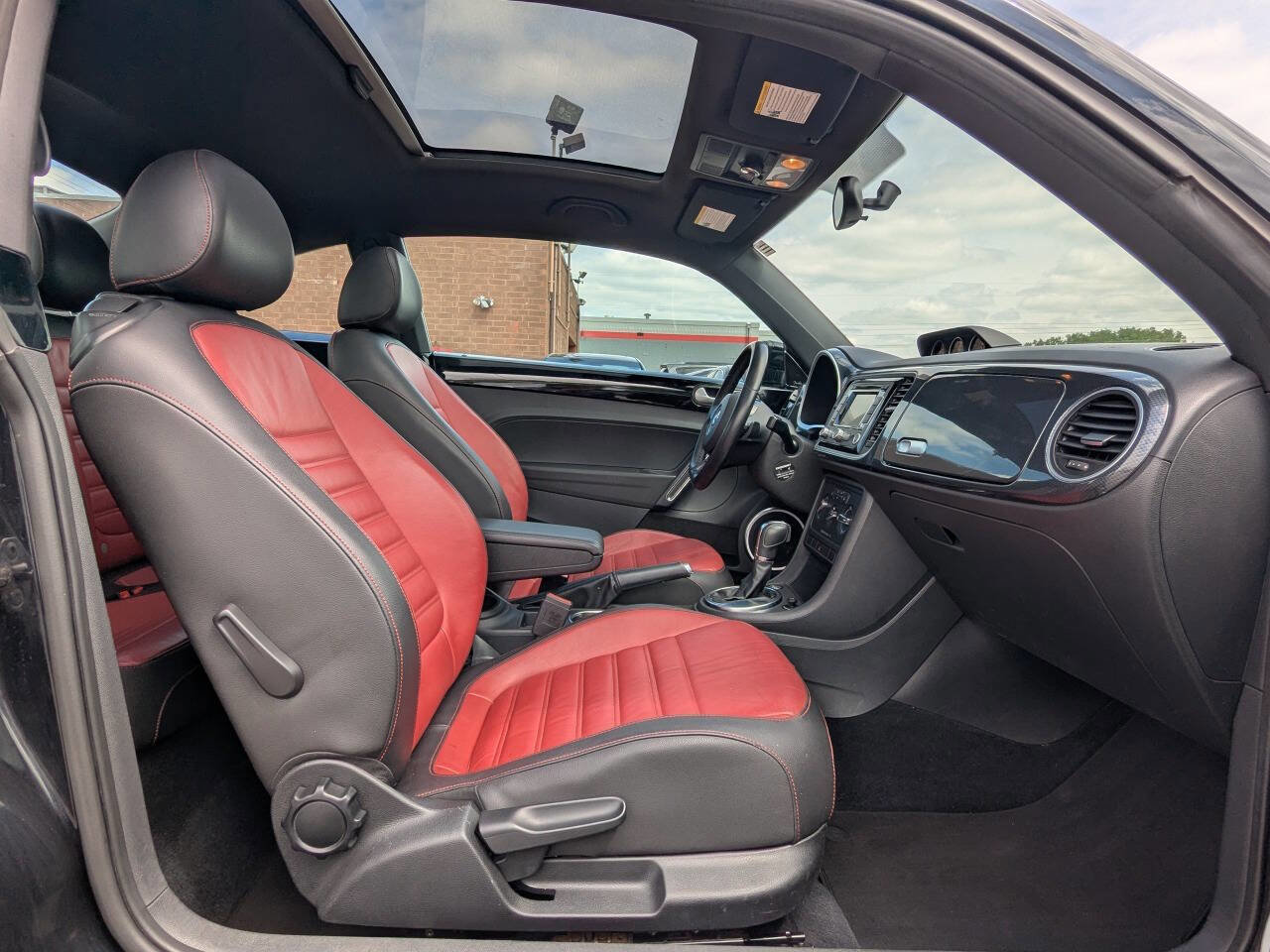 Used 2012 Volkswagen Beetle 2.0T FWD image 16