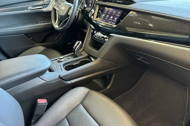 Certified 2024 Cadillac XT6 Sport w/ Technology Package AWD/4WD image 17