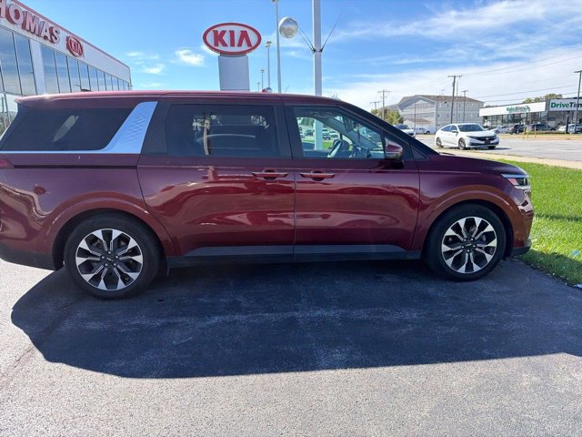 Certified 2024 Kia Carnival EX FWD image 3