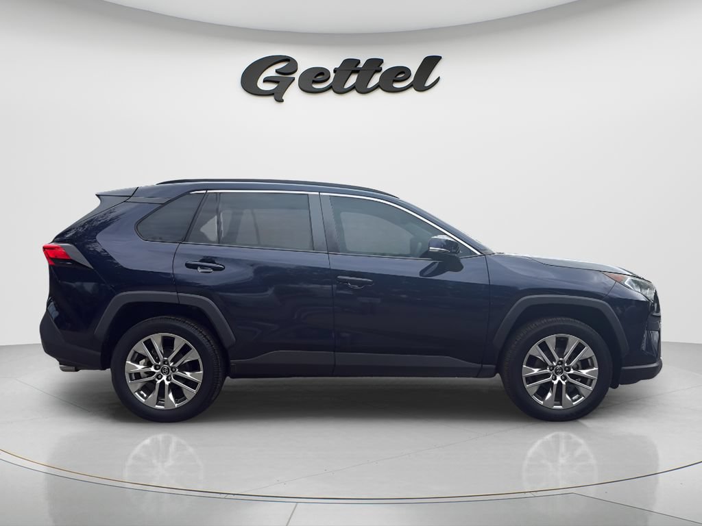 Used 2020 Toyota RAV4 XLE Premium AWD/4WD image 4
