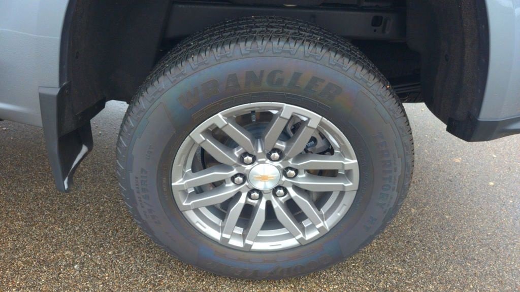 Used 2023 Chevrolet Colorado LT w/ LT Convenience Package II image 10