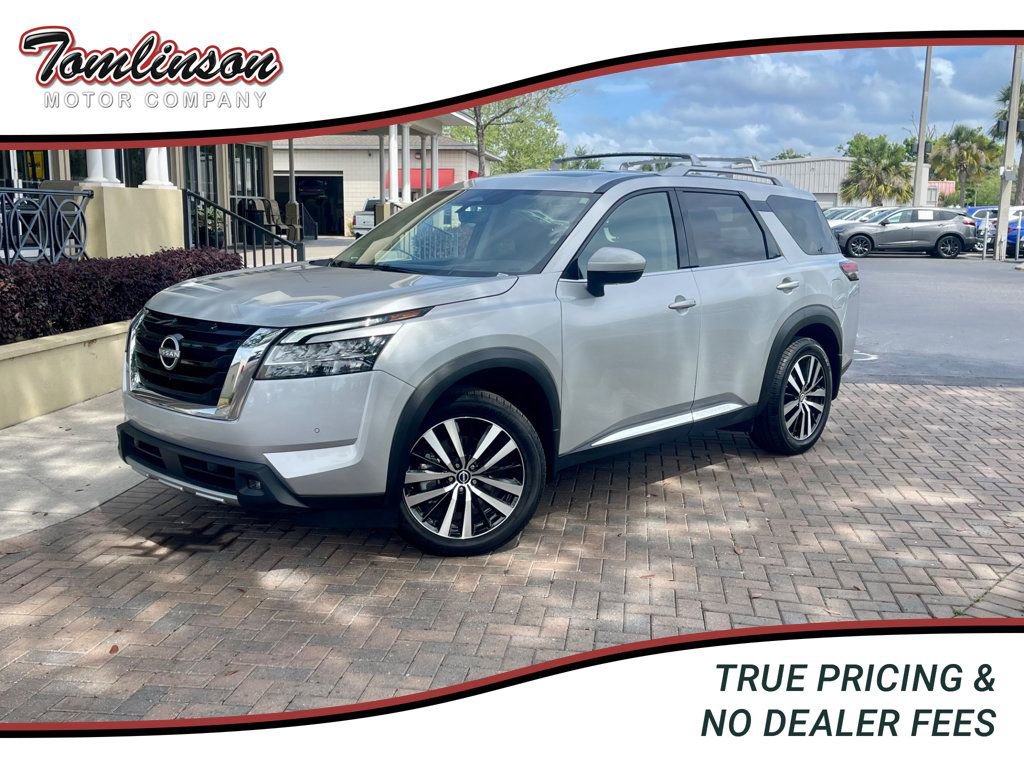 Used 2024 Nissan Pathfinder Platinum w/ Cargo Package
