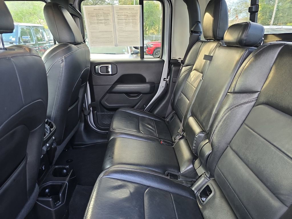 Used 2020 Jeep Gladiator Overland image 11