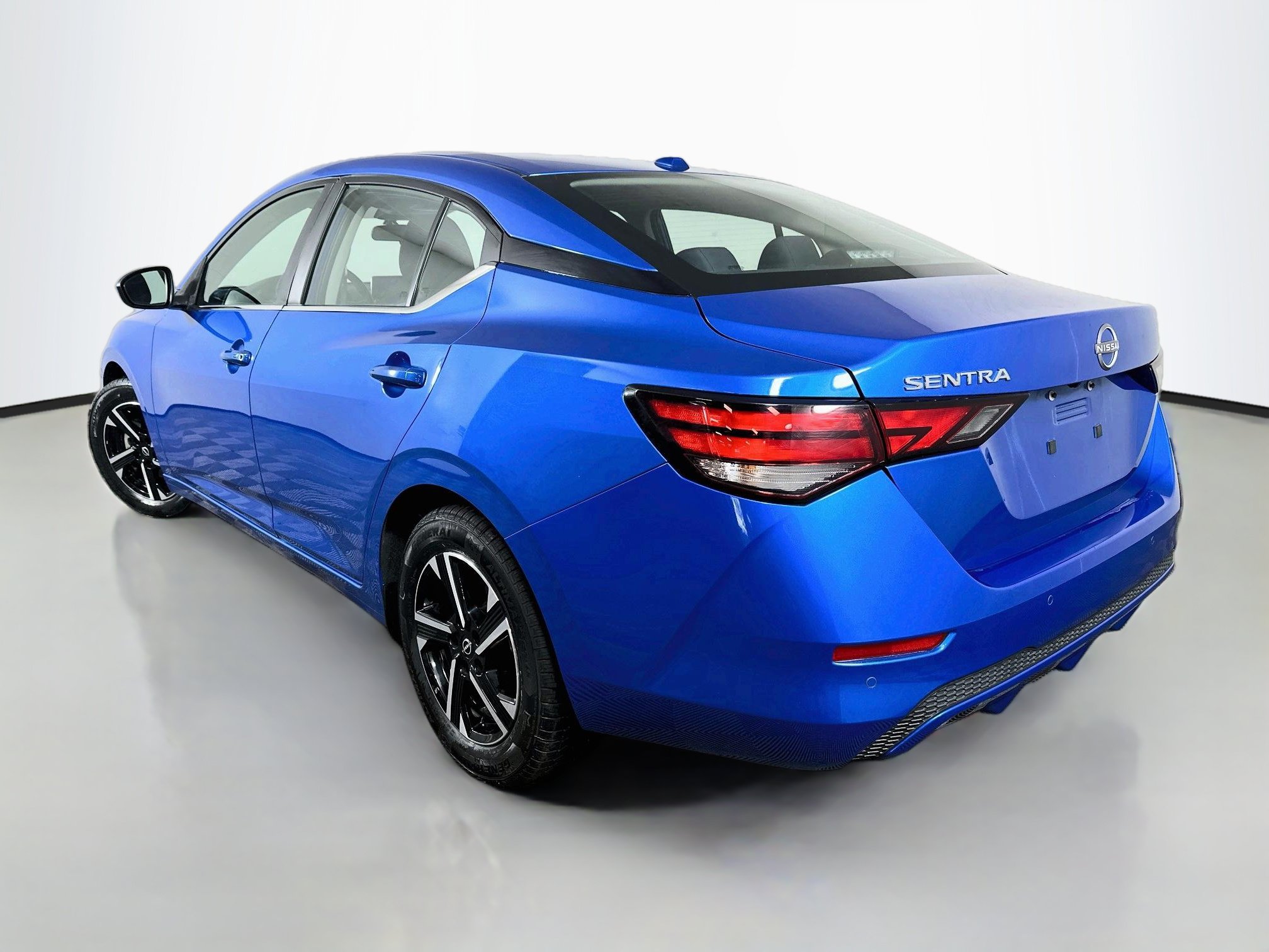 Used 2024 Nissan Sentra SV FWD image 5