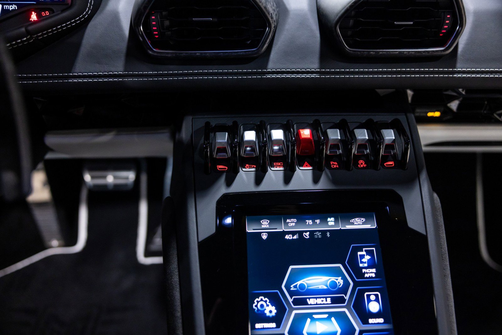 Used 2022 Lamborghini Huracan EVO image 40