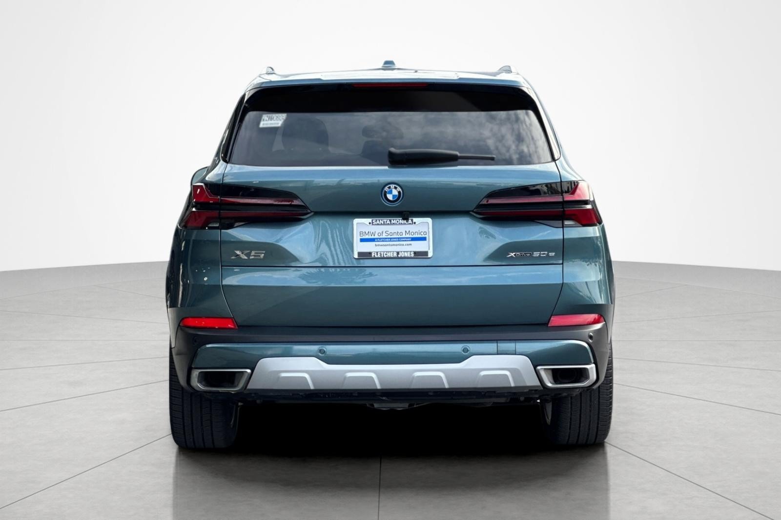Used 2025 BMW X5 xDrive50e w/ Premium Package AWD/4WD image 4