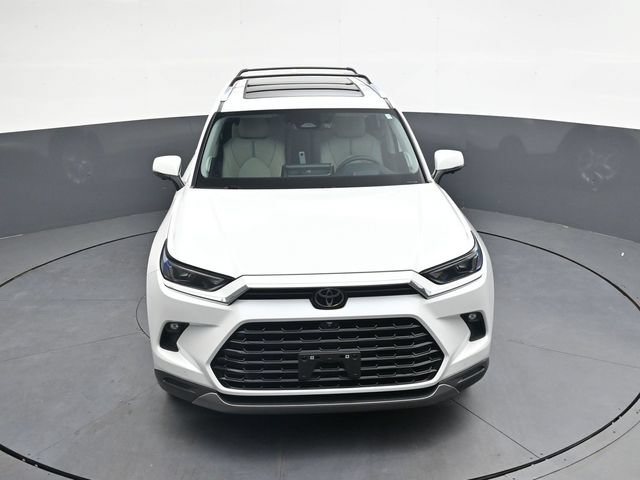 Used 2024 Toyota Grand Highlander AWD image 31