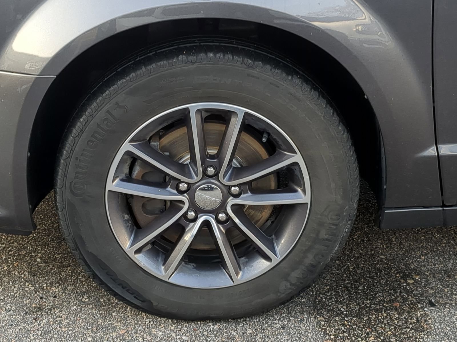 Used 2017 Dodge Grand Caravan SXT image 19