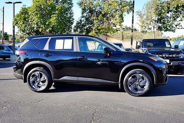 Used 2024 Nissan Rogue SV FWD image 7