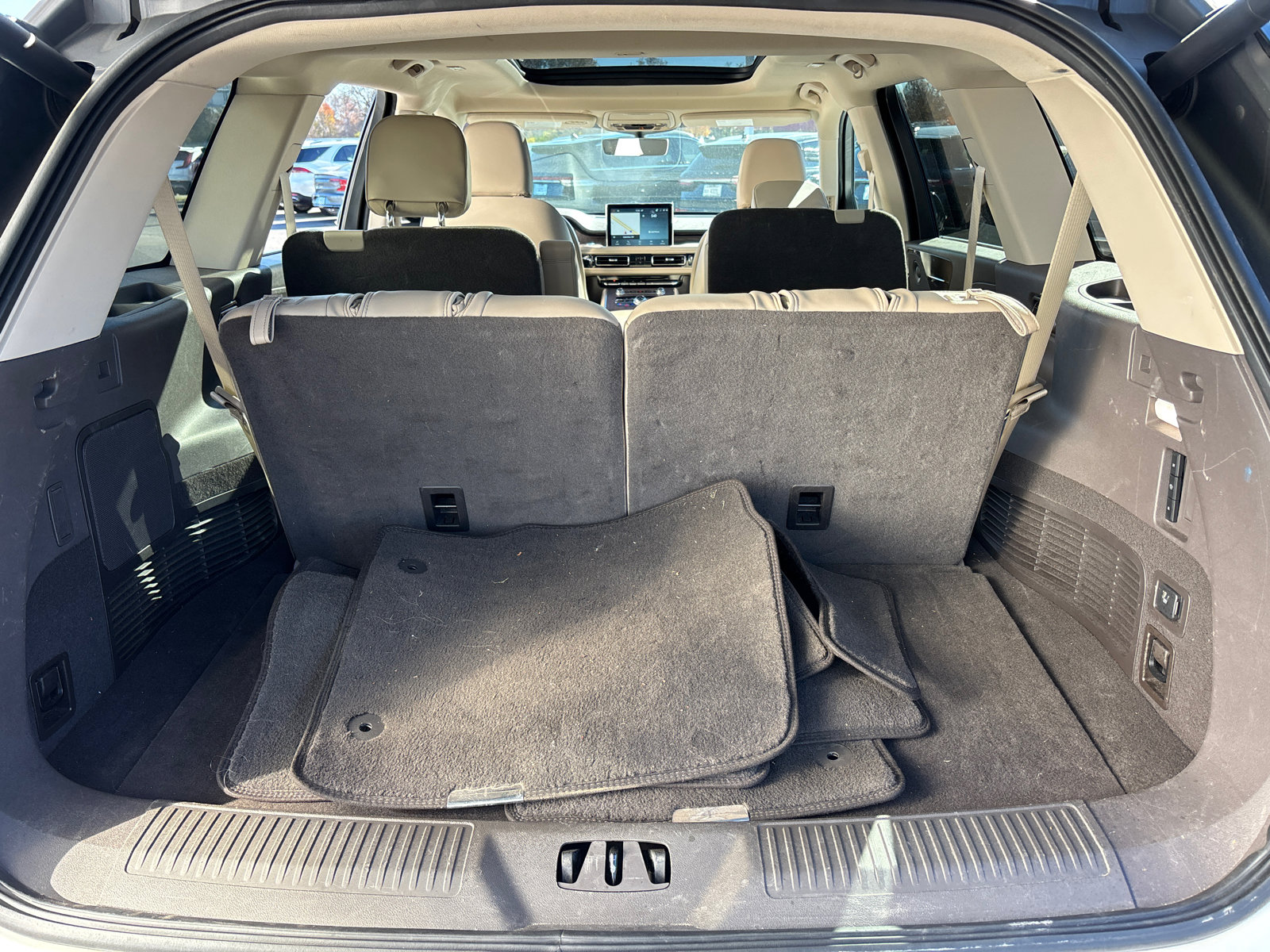 Certified 2022 Lincoln Aviator Reserve w/ Equipment Group 201A image 9