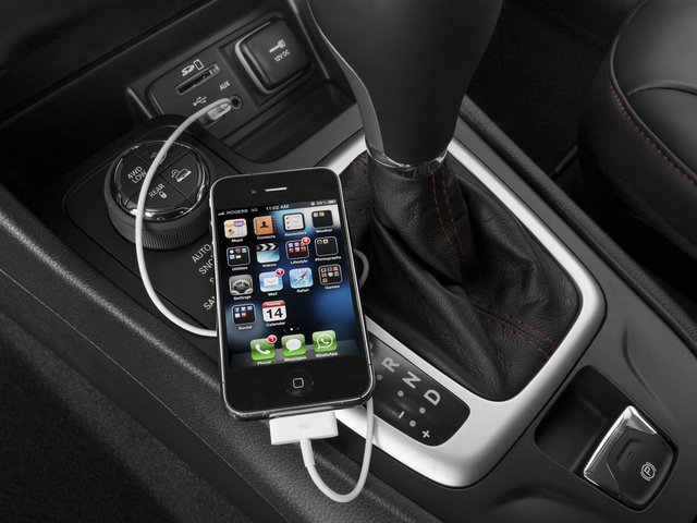 Used 2018 Jeep Cherokee Trailhawk w/ Comfort/Convenience Group image 19