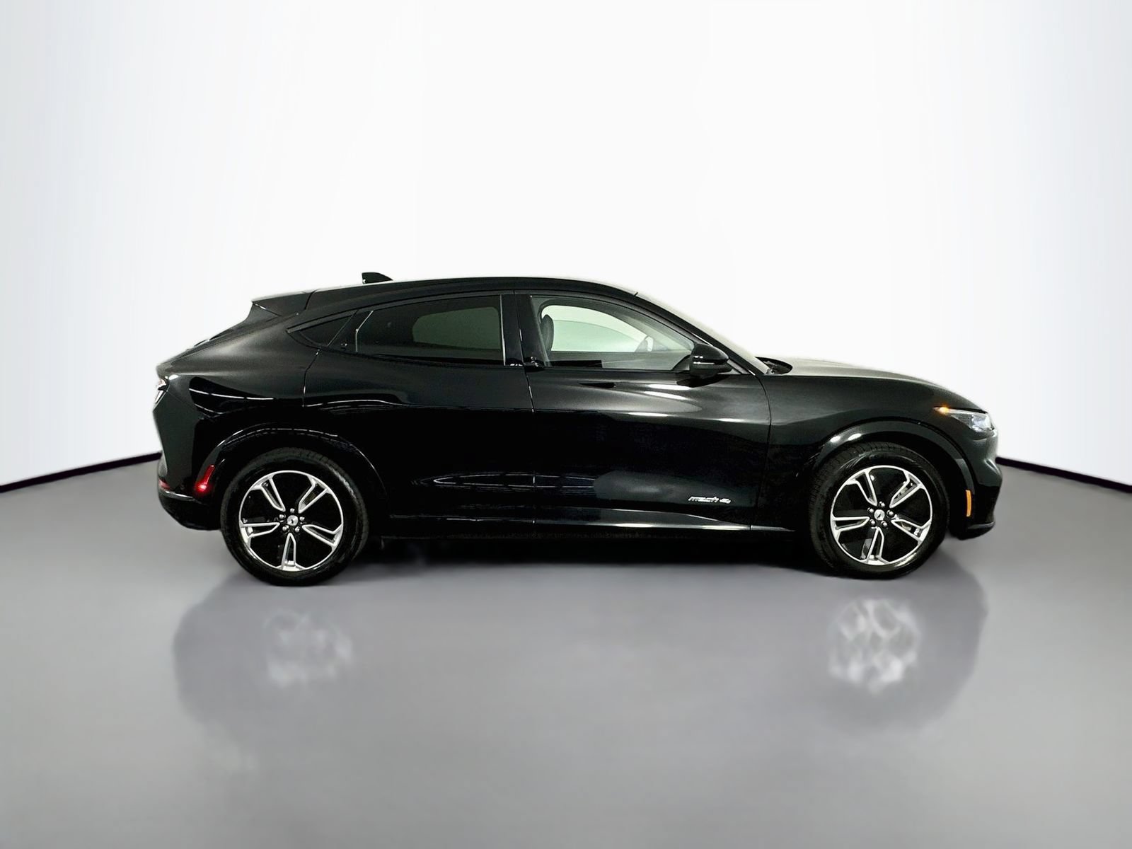Used 2023 Ford Mustang Mach-E Premium AWD/4WD image 9
