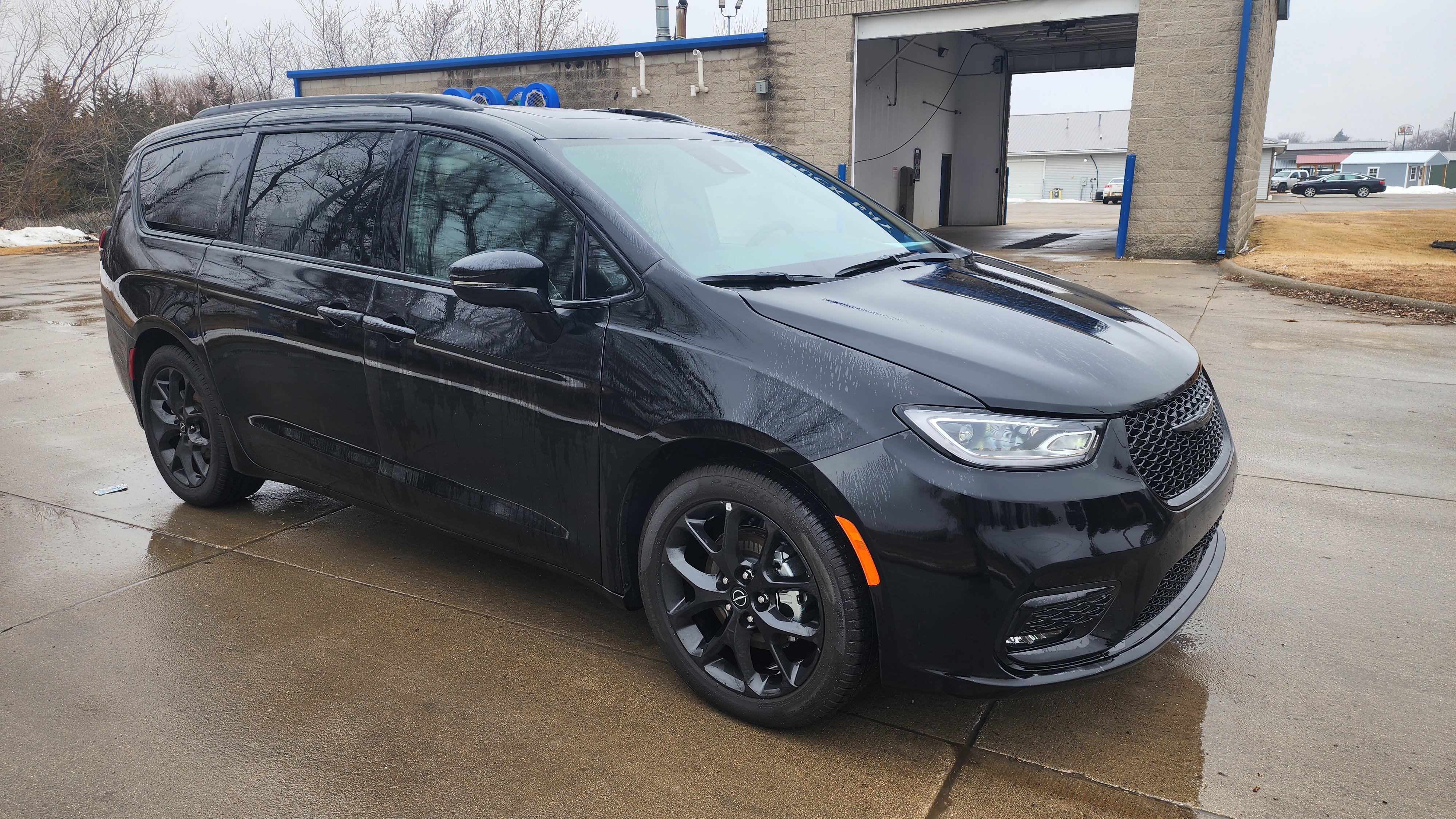 Used 2026 Chrysler Pacifica Limited w/ S Appearance Package image 3