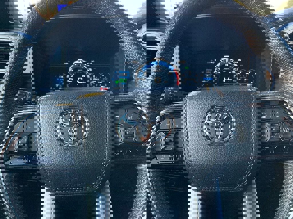 Used 2024 Toyota Sequoia Platinum image 19