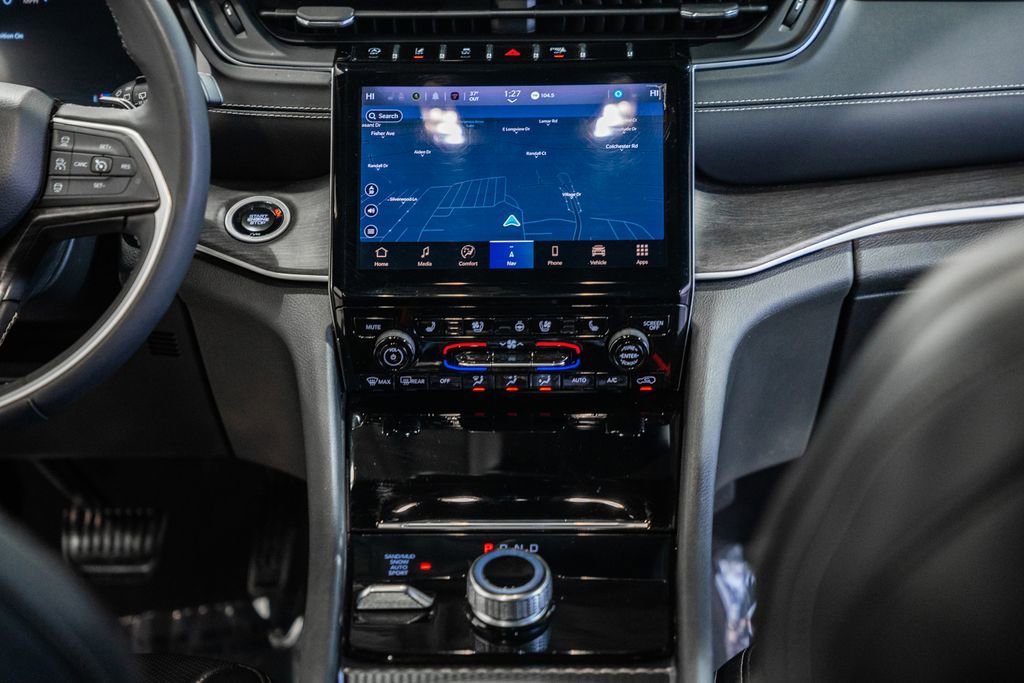 Certified 2024 Jeep Grand Cherokee L Limited w/ Luxury Tech Group II image 26