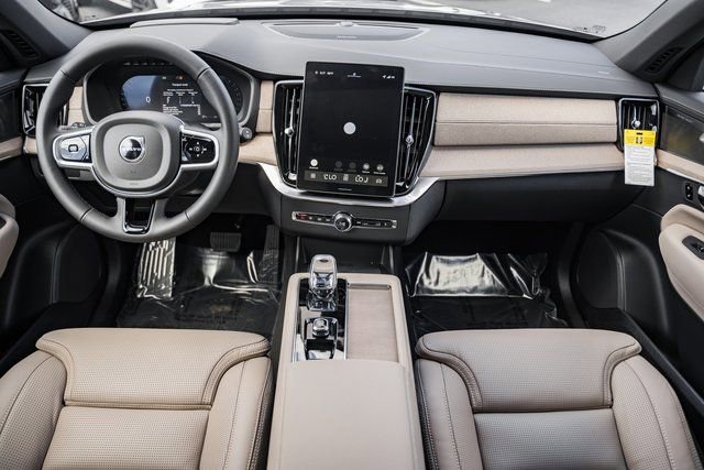 Used 2026 Volvo XC90 B6 Ultra w/ Protection Package Premier image 18