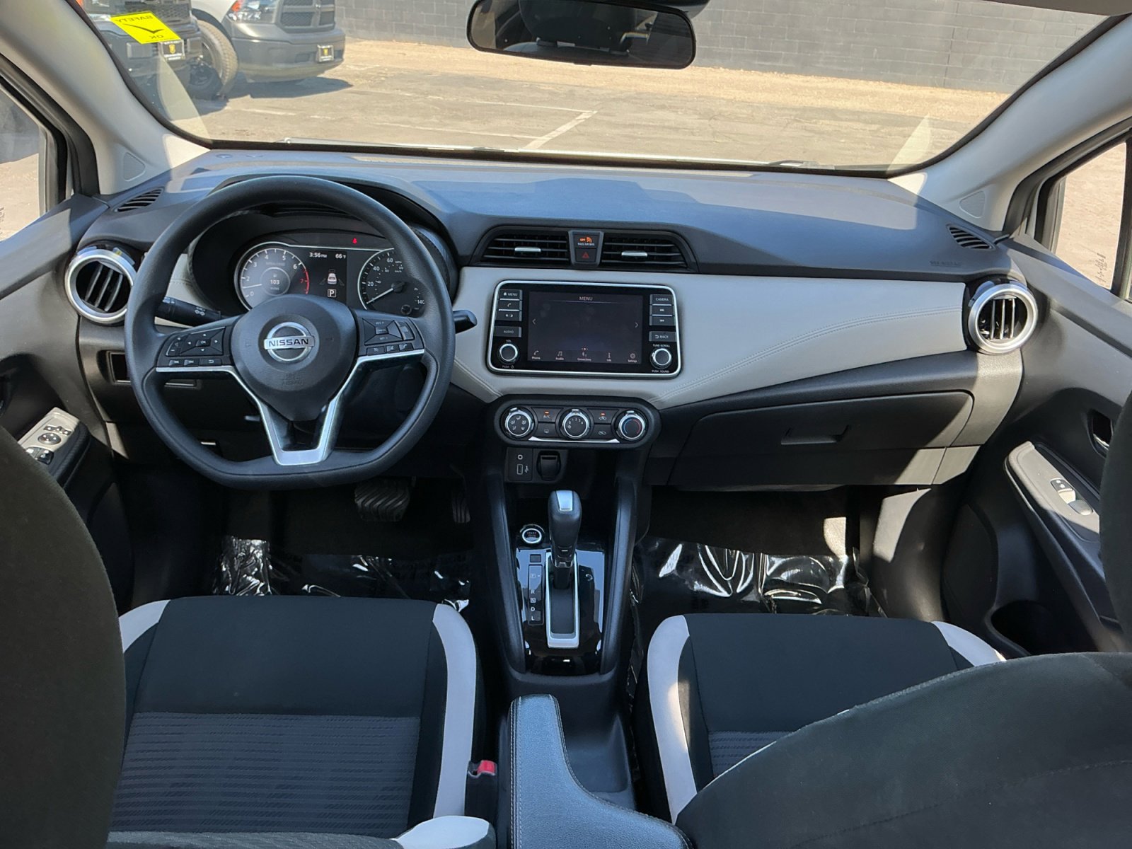 Used 2020 Nissan Versa SV w/ Trunk Package image 17