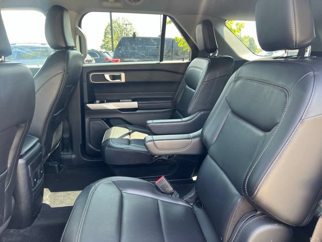 Used 2024 Ford Explorer XLT AWD/4WD image 18