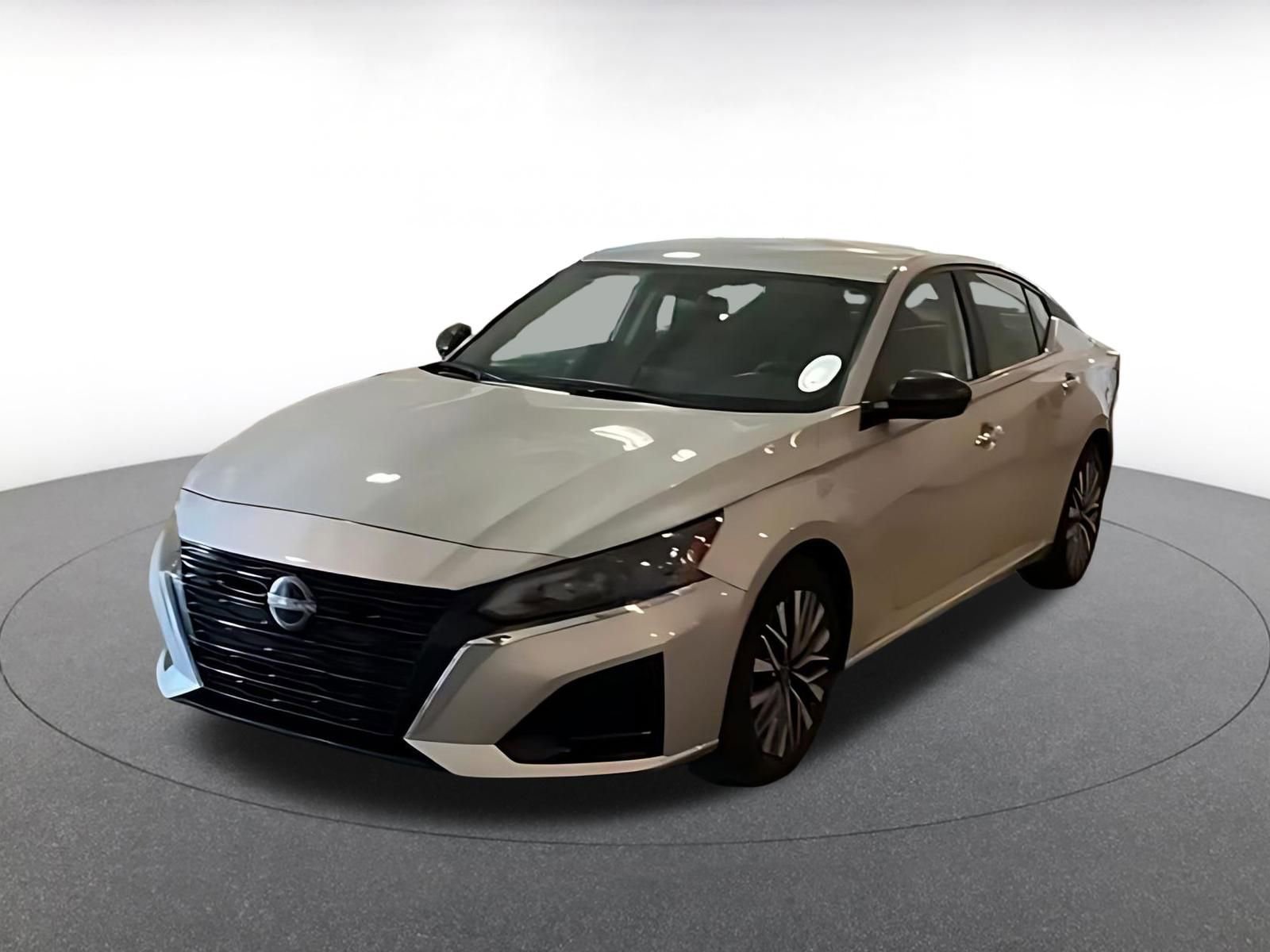 Used 2025 Nissan Altima 2.5 SV image 4