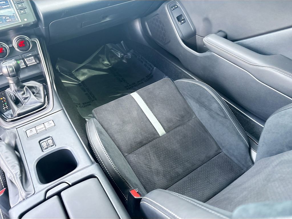 Used 2025 Toyota GR86 Premium w/ Performance Package image 22