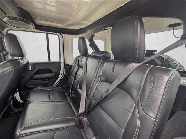Used 2022 Jeep Wrangler Unlimited Sahara w/ Cold Weather Group AWD/4WD image 16