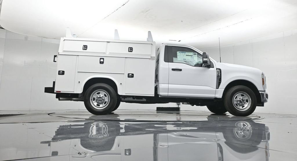 New 2026 Ford F350 XL w/ XL Chrome Package RWD image 7
