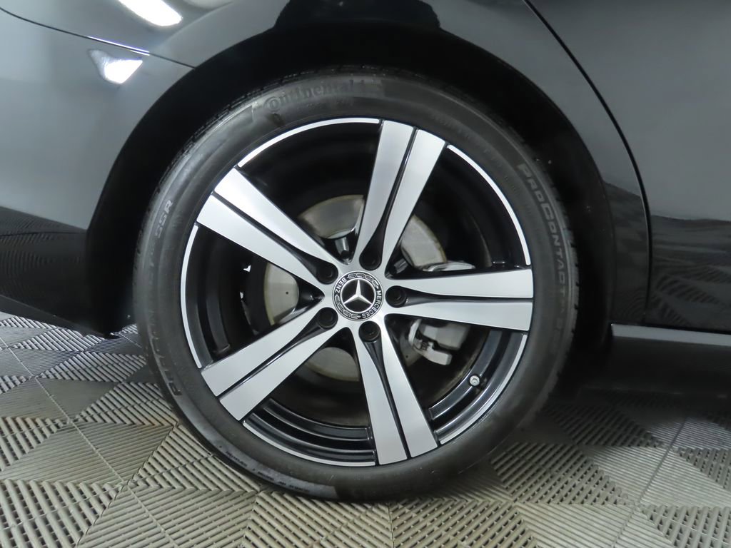 Used 2025 Mercedes-Benz C 300 4MATIC Sedan image 32
